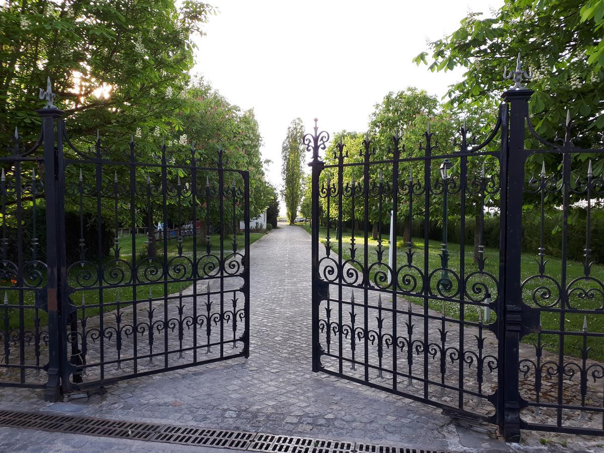 Le Domaine De Barbizon Hotel Saint-Martin-en-Bière Kültér fotó